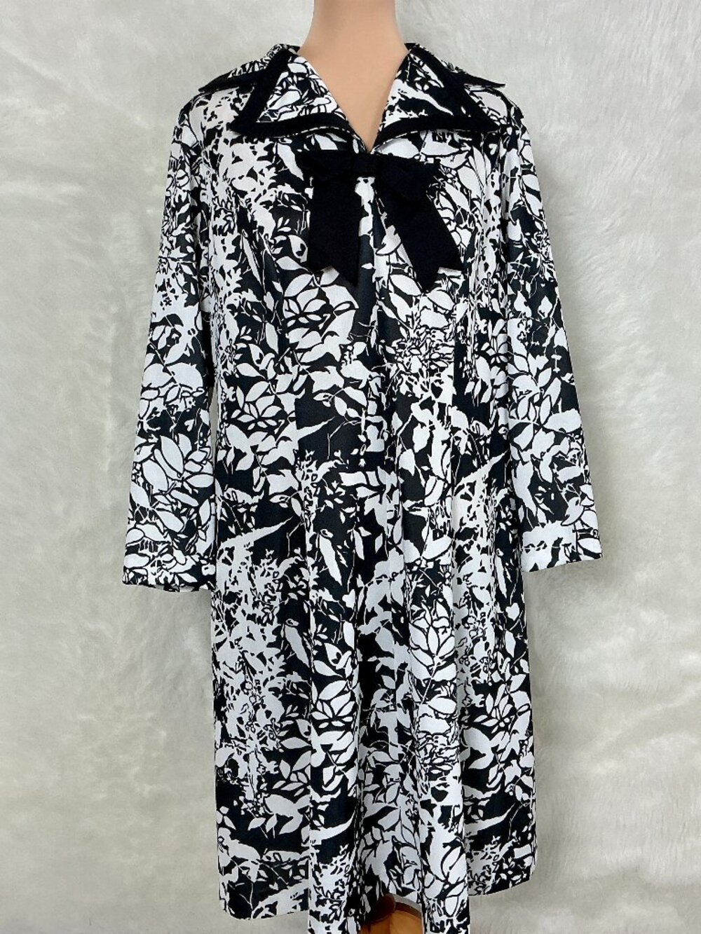 Vintage 60s 70s Black Off-White Long Sleeve Collared Bow A-Line Mod Dress L / XL